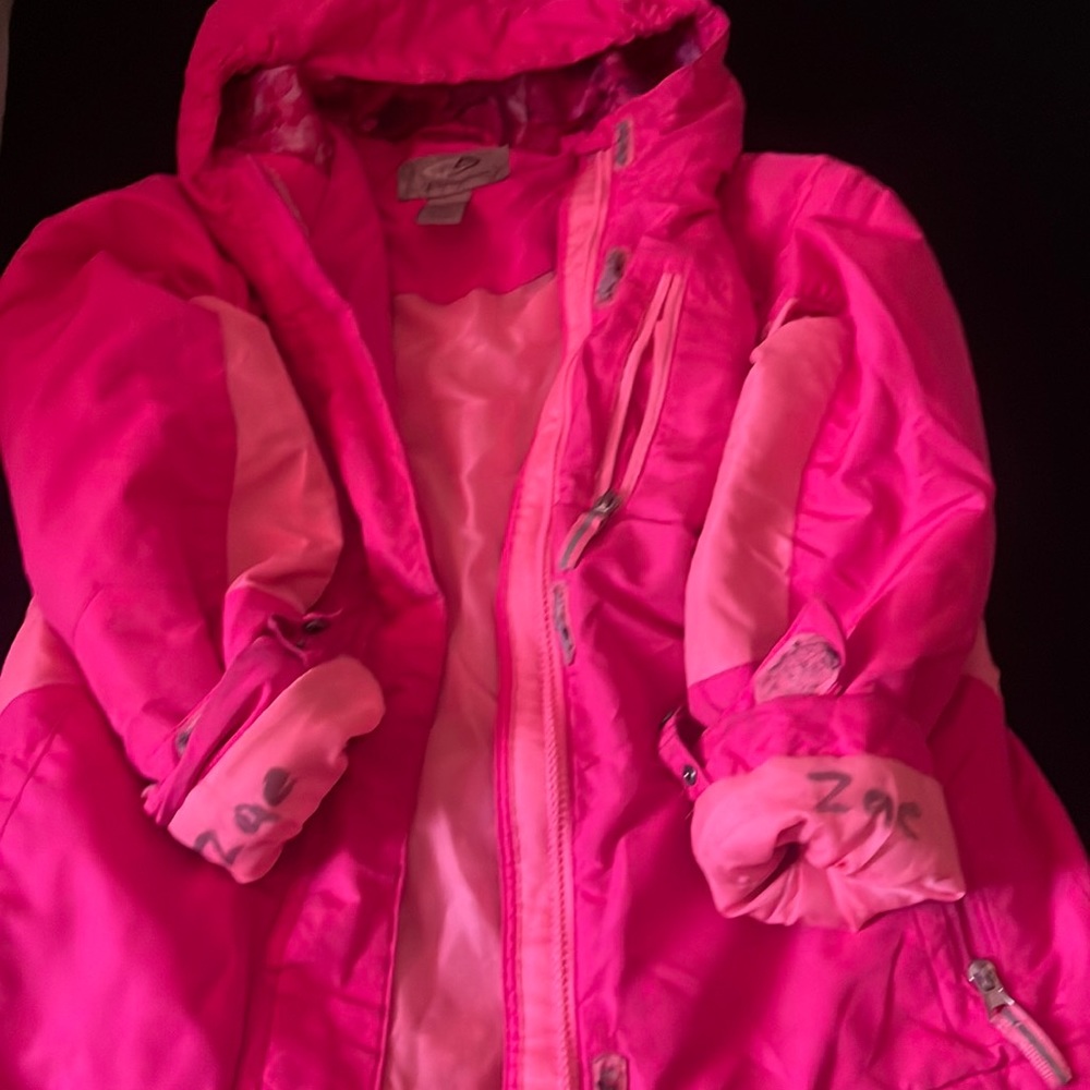C9 CHAMPION GIRLS COAT/JACKET LINER NOT INCLUDING. SLEEVES DO HAVE NAME ON INSID